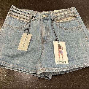 Women’s Short “Ashley Mason” Size 11/30 New